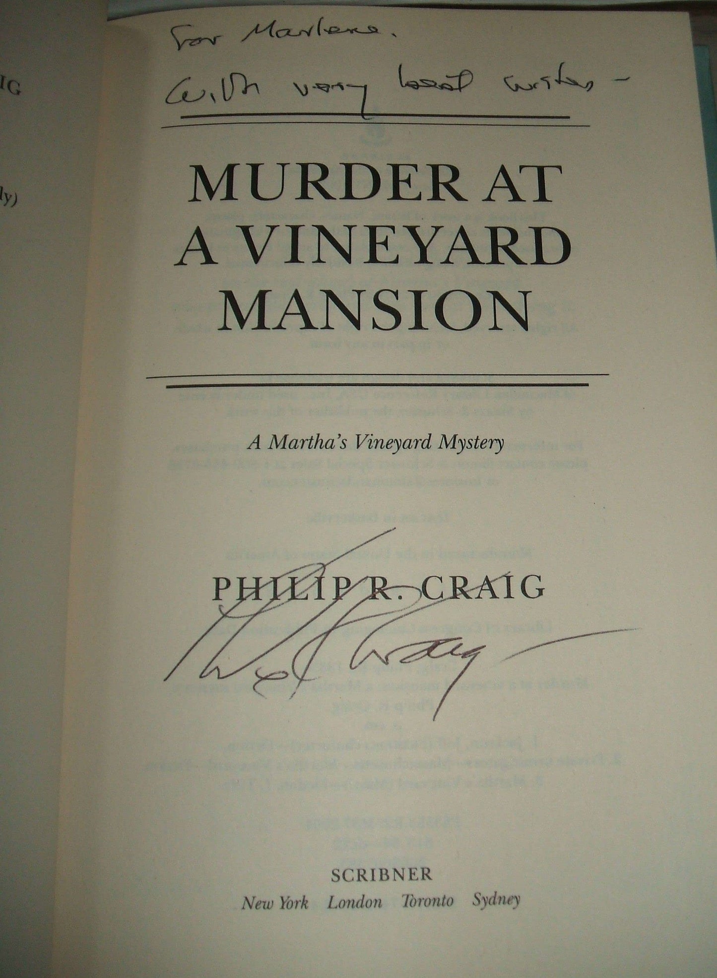 Murder at a Vineyard Mansion: A Martha's Vineyard Mystery (Martha's Vineyard Mysteries)